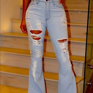 - Flare jeans